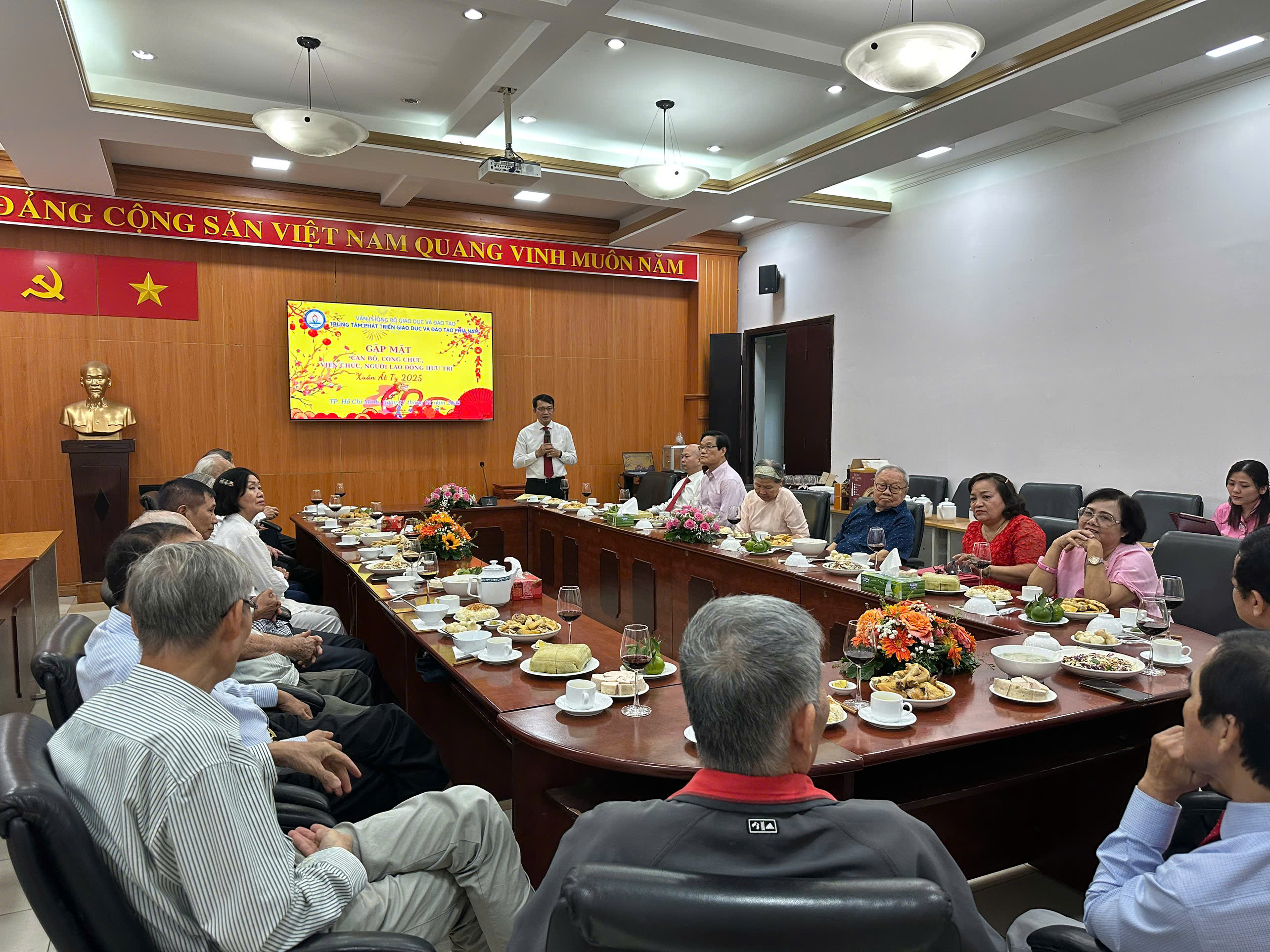 Quang cảnh buổi gặp mặt