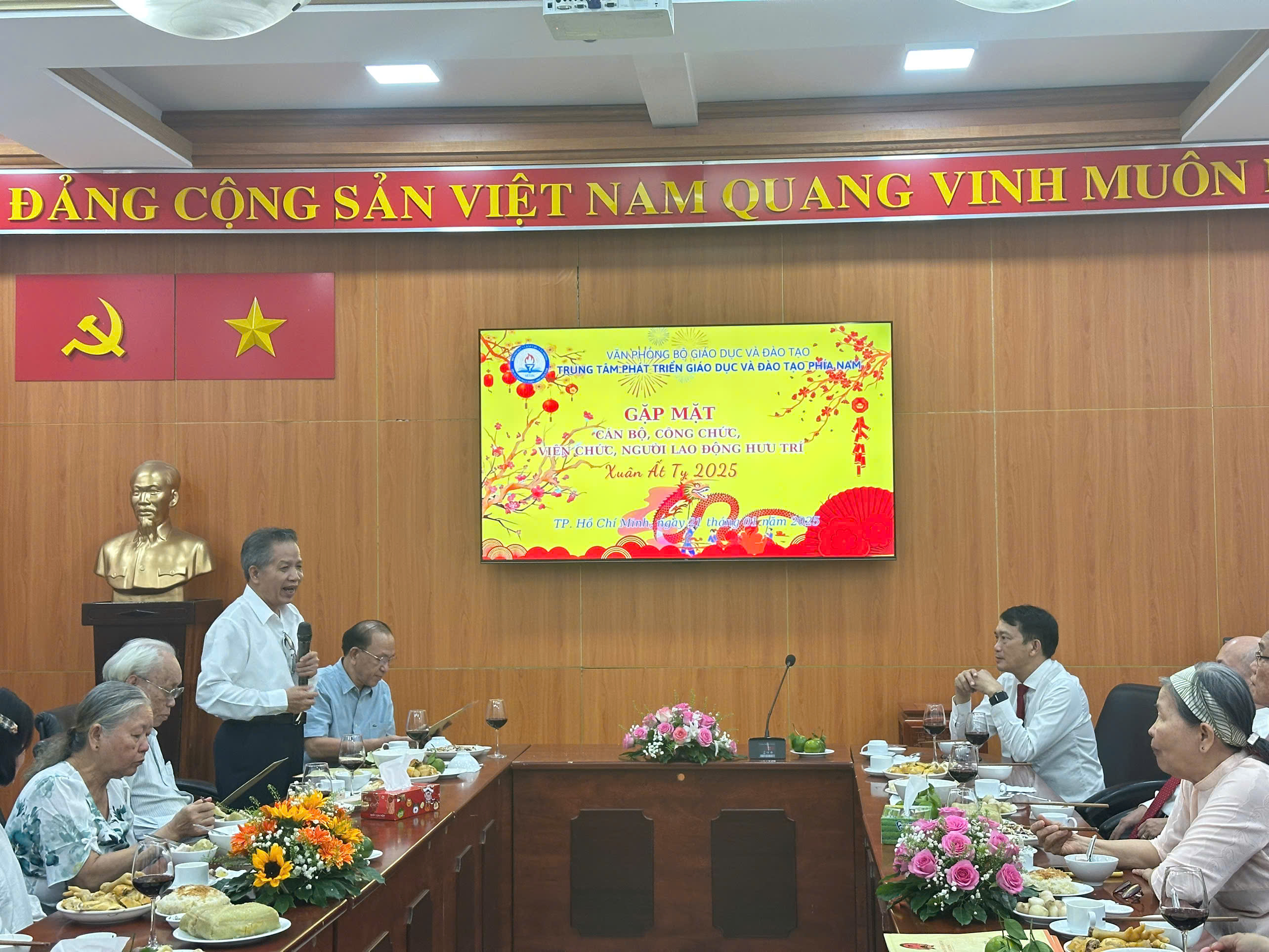Ông Hà Hữu Phúc gửi lời cảm ơn đến Trung tâm