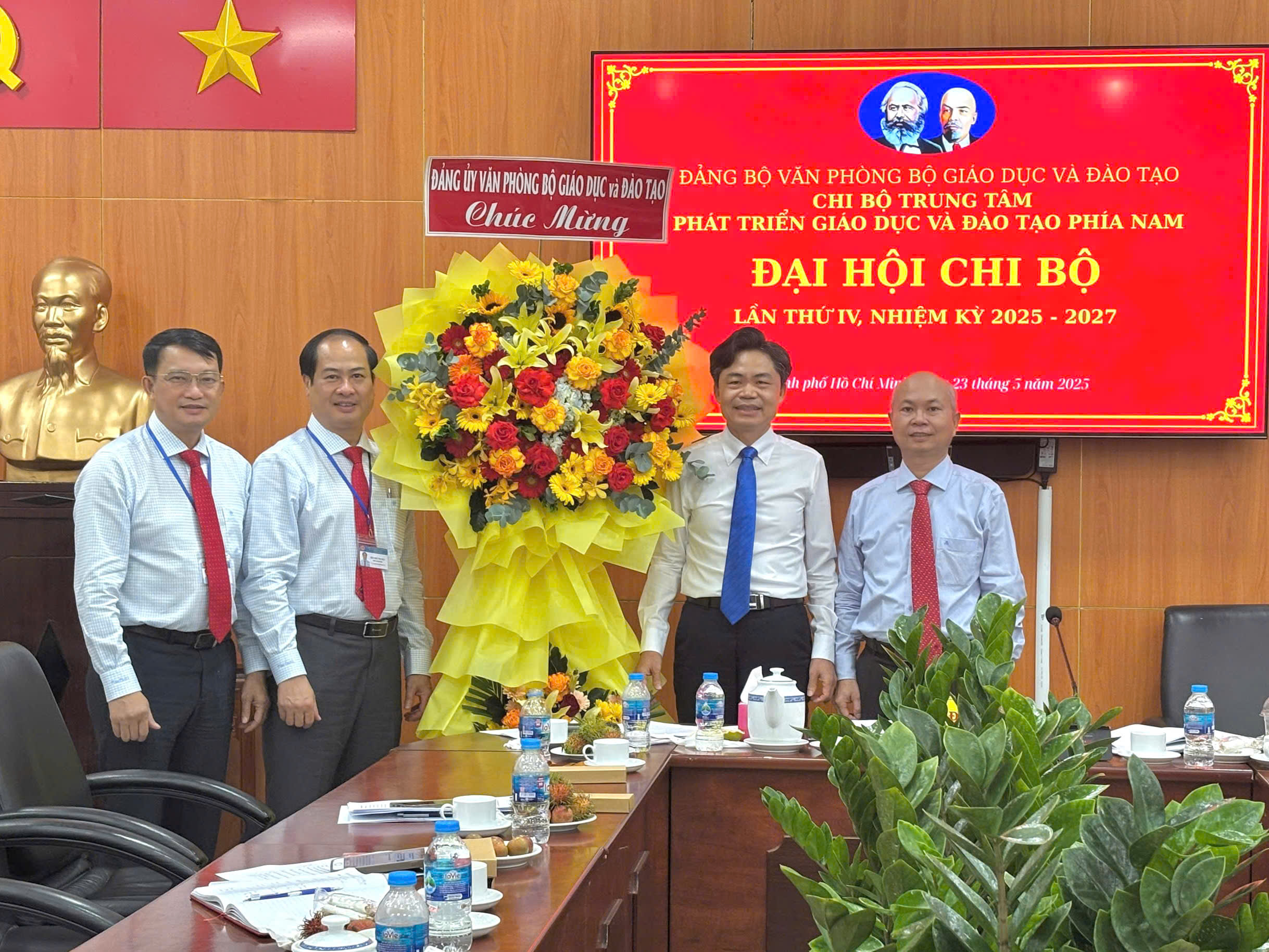 Đại hội Chi bộ TT PT GDĐT Phía Nam