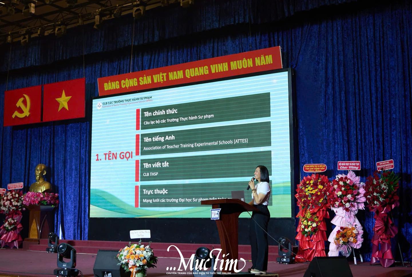 Cô Nguyễn Thị Tú (hiệu trưởng Trường Trung học Thực hành Đại học Sư phạm) giới thiệu về câu lạc bộ
